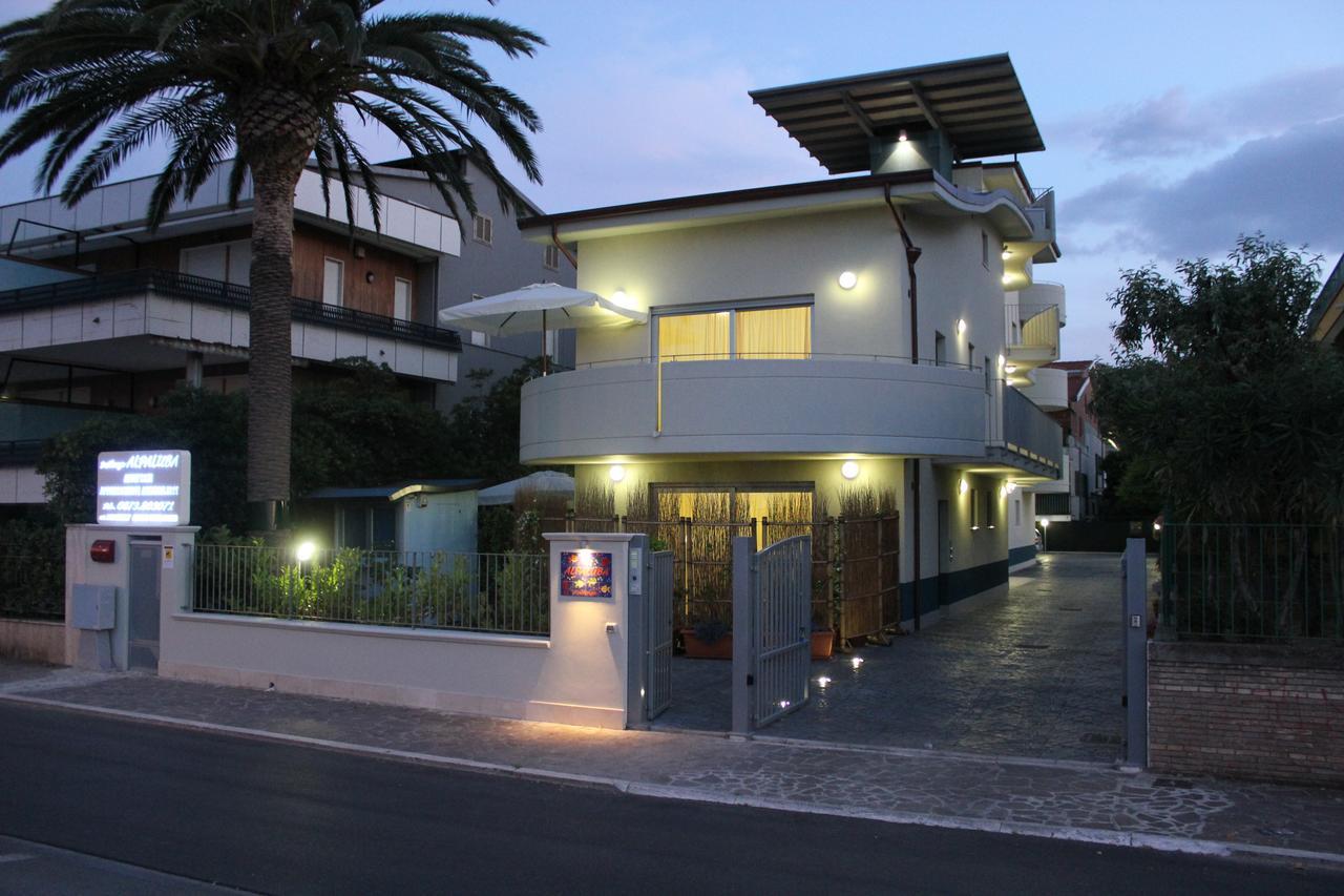 Апартаменты Residenza Alpaluba Васто Экстерьер фото